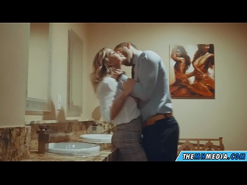❤️ Ko vas prsata blondinka zapelje na javnem stranišču ❌ Fuck video na porno sl.teenactivewear.ru ❌️